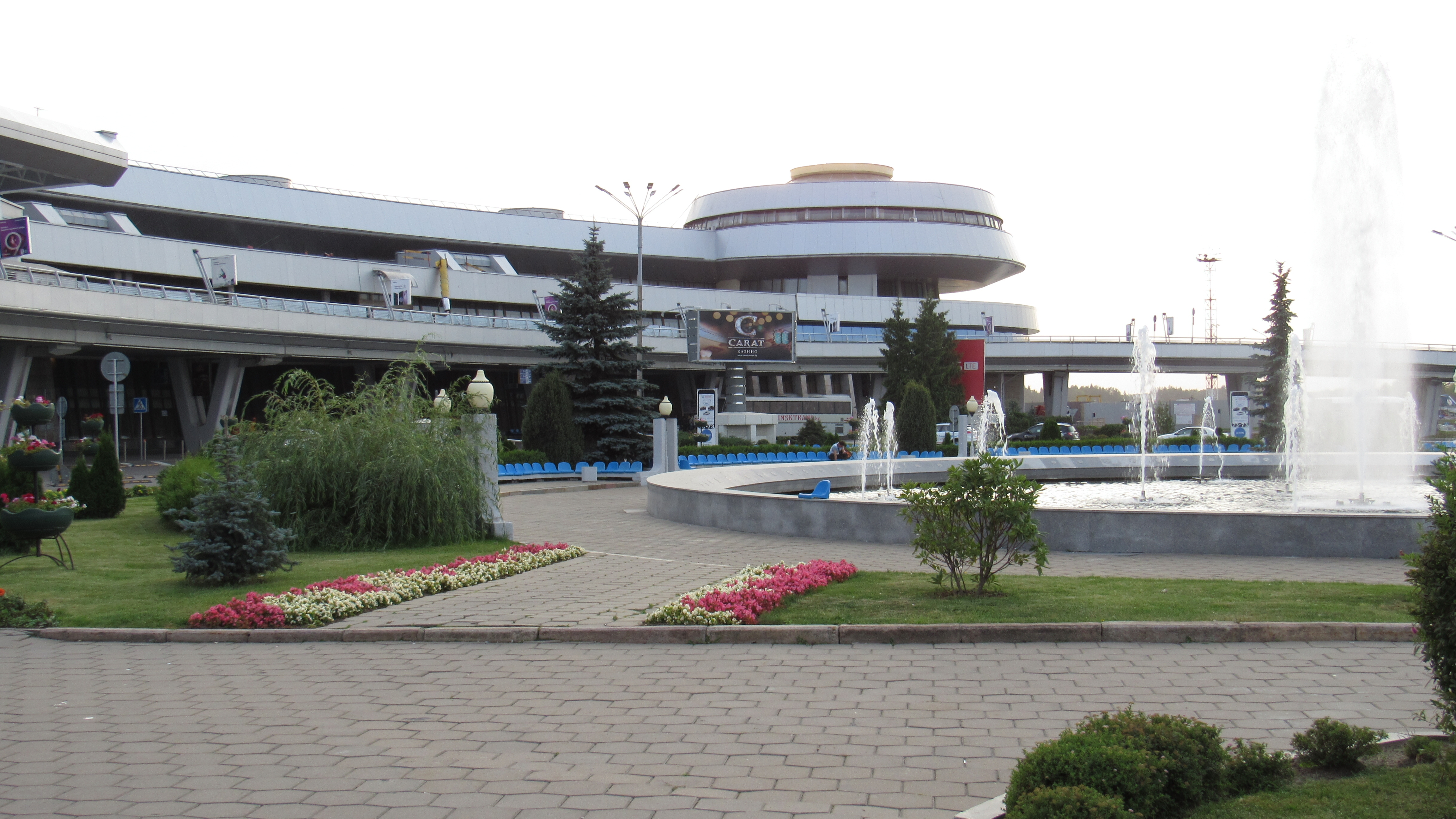 Минск, Национальный аэропорт "Минск-2", зона парковки сторона A3. Изображение 2.